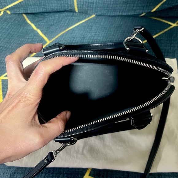 Louis Vuitton Epi Leather-Black Alma BB Handbag - Picture 3 of 4